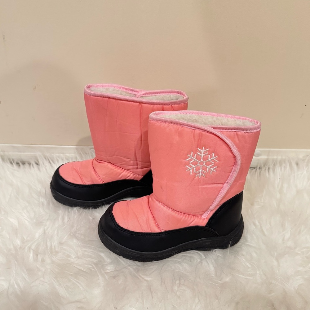 Pink and Black Snow Boots with Snowflake Design size 1